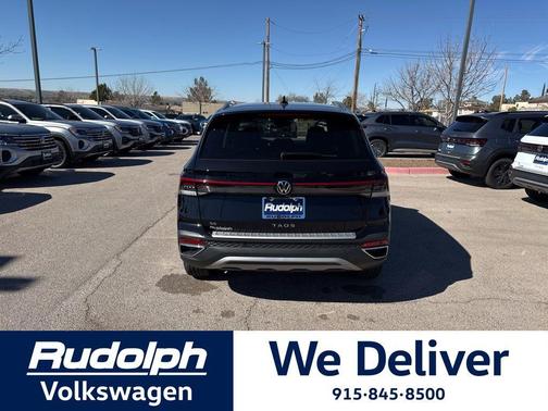 Deep Black Pearl Effect 2026 Volkswagen Taos 1.5T SE