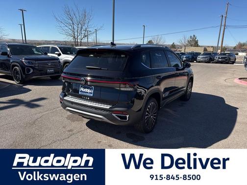 Deep Black Pearl Effect 2026 Volkswagen Taos 1.5T SE