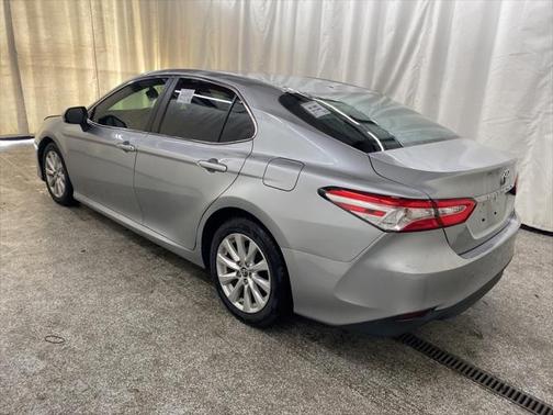 Photo 2 of 11 of 2019 Toyota Camry LE
