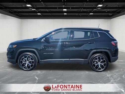 Diamond Black Crystal Pearlcoat 2024 Jeep Compass Limited
