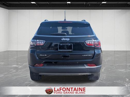 Diamond Black Crystal Pearlcoat 2024 Jeep Compass Limited