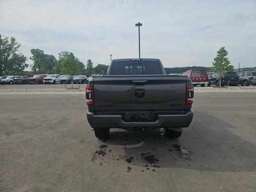 2021 RAM 2500 Laramie Crew Cab 4x4 6'4' Box