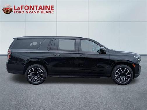 2023 Chevrolet Suburban RST
