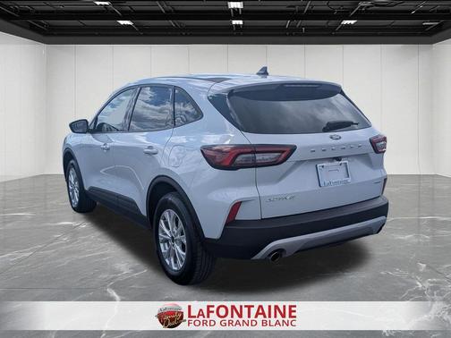 Space Silver Metallic 2025 Ford Escape Active