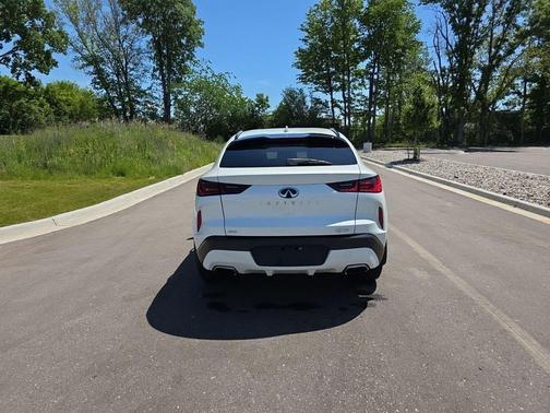 Majestic White 2023 INFINITI QX55 SENSORY
