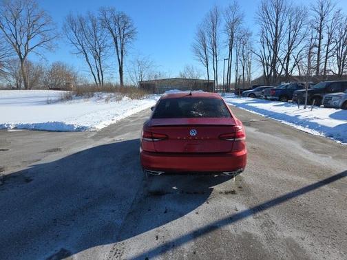 2021 Volkswagen Passat 2.0T R-Line