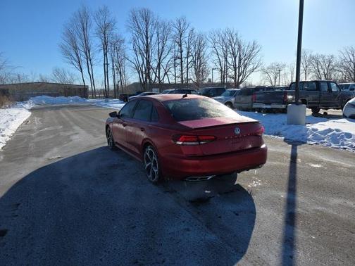 2021 Volkswagen Passat 2.0T R-Line