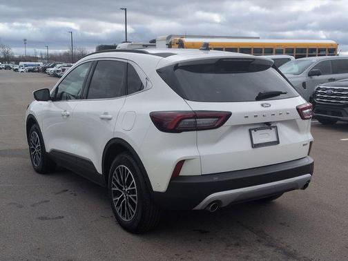 2023 Ford Escape PHEV SE