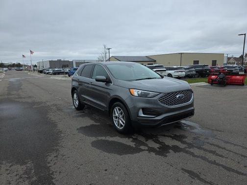 Carbonized Gray Metallic 2024 Ford Edge SEL