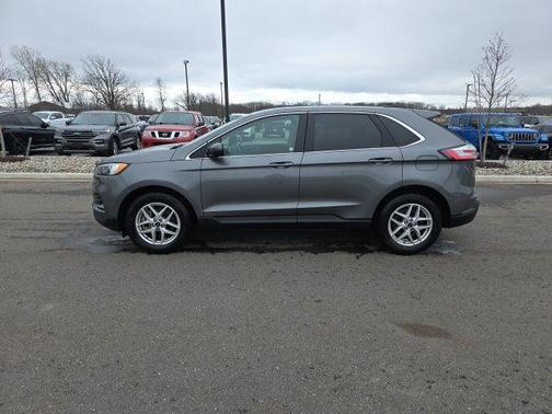 Carbonized Gray Metallic 2024 Ford Edge SEL