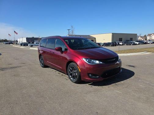 2020 Chrysler Pacifica Touring-L Plus