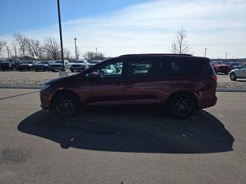 2020 Chrysler Pacifica Touring-L Plus