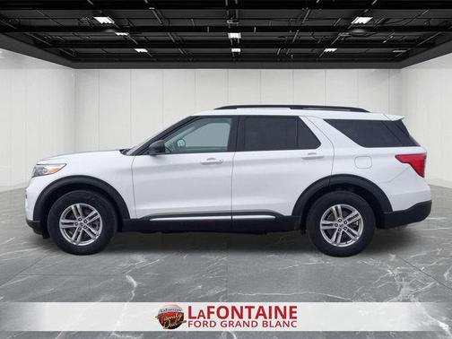 Oxford White 2024 Ford Explorer XLT