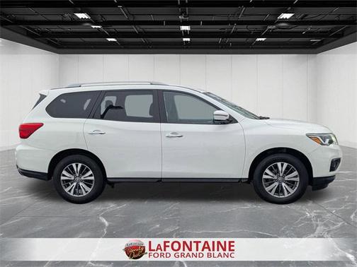 2019 Nissan Pathfinder SV