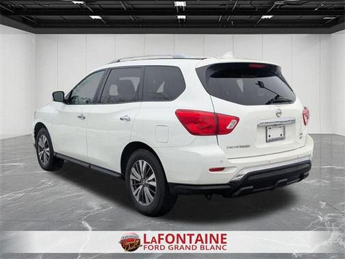 2019 Nissan Pathfinder SV