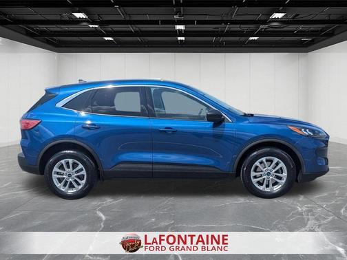 Atlas Blue Metallic 2022 Ford Escape SE