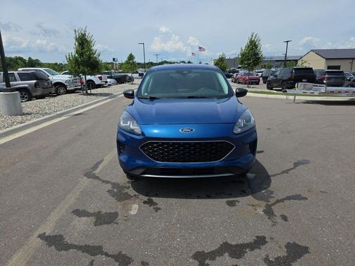 Atlas Blue Metallic 2022 Ford Escape SE