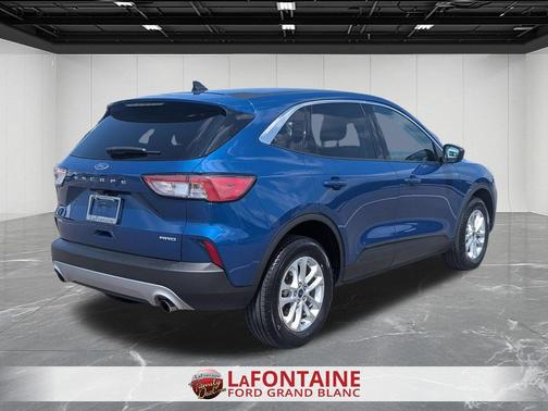 Atlas Blue Metallic 2022 Ford Escape SE