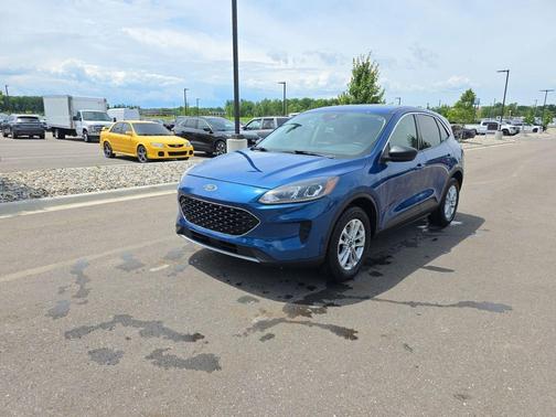 Atlas Blue Metallic 2022 Ford Escape SE