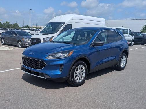 Atlas Blue Metallic 2022 Ford Escape SE