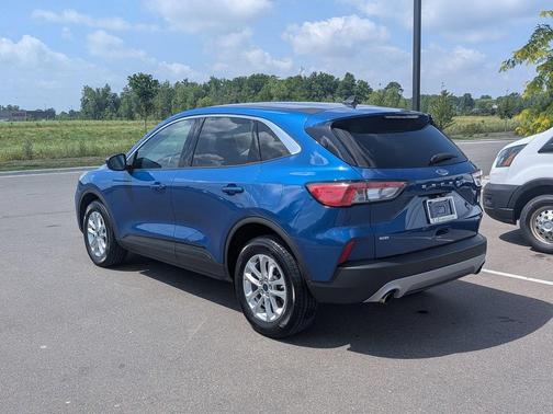 Atlas Blue Metallic 2022 Ford Escape SE