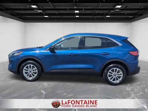 Atlas Blue Metallic 2022 Ford Escape SE