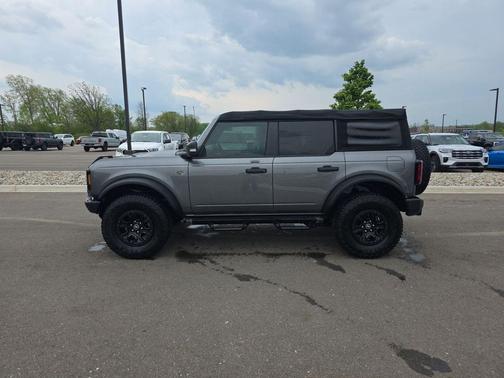 Carbonized Gray Metallic 2022 Ford Bronco Wildtrak