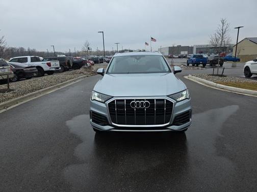 2024 Audi Q7 55 Premium Plus