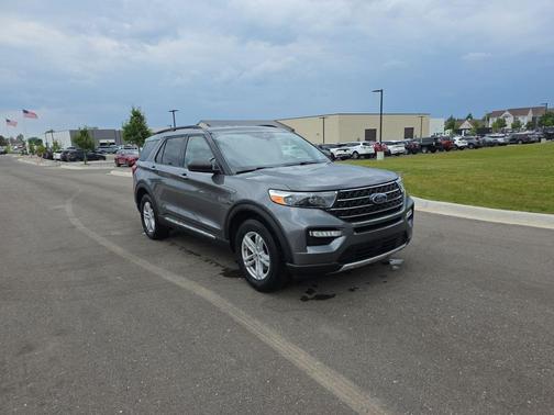 Carbonized Gray Metallic 2021 Ford Explorer XLT