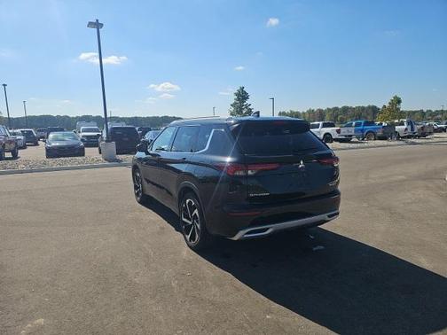2023 Mitsubishi Outlander PHEV SEL