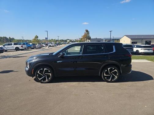 2023 Mitsubishi Outlander PHEV SEL