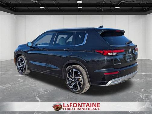 2023 Mitsubishi Outlander PHEV SEL