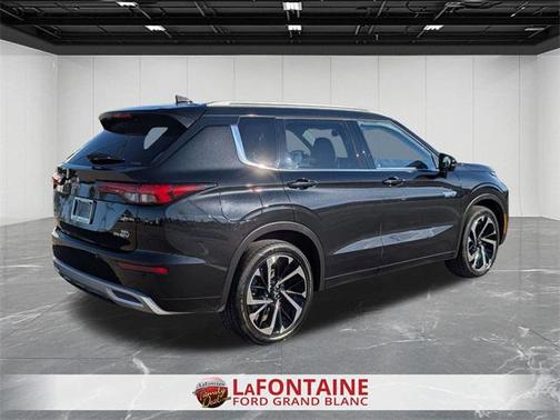 2023 Mitsubishi Outlander PHEV SEL