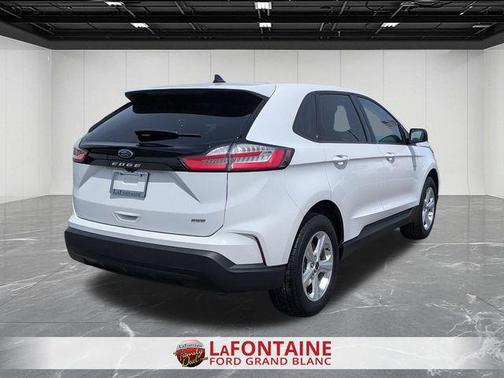Oxford White 2023 Ford Edge SE