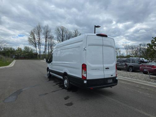 Oxford White 2023 Ford Transit-250 Base