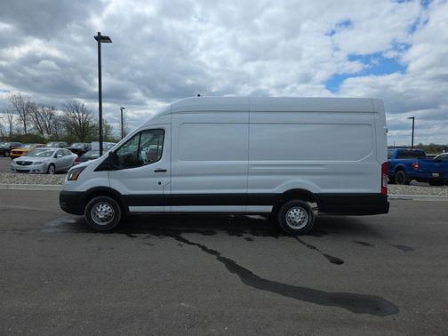 Oxford White 2023 Ford Transit-250 Base