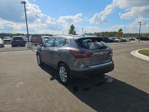 2022 Nissan Rogue Sport SV