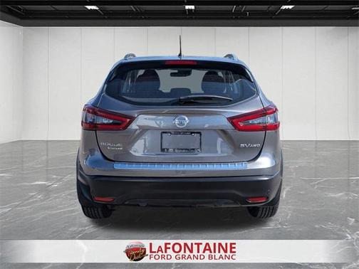 2022 Nissan Rogue Sport SV