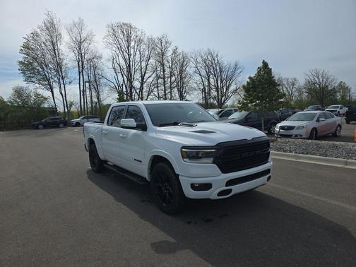 Bright White Clearcoat 2020 RAM 1500 Laramie