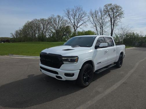 Bright White Clearcoat 2020 RAM 1500 Laramie