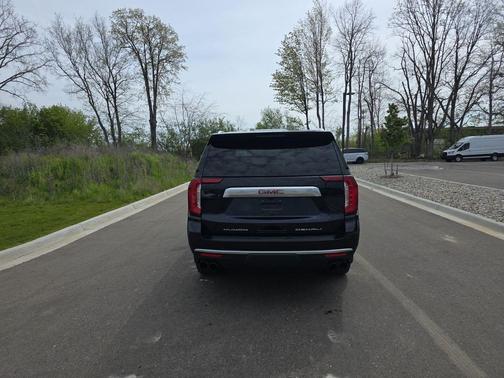 Midnight Blue Metallic 2022 GMC Yukon Denali
