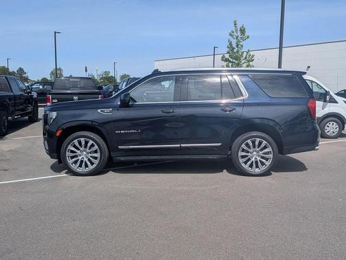 Midnight Blue Metallic 2022 GMC Yukon Denali