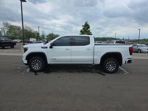 Summit White 2023 GMC Sierra 1500 AT4