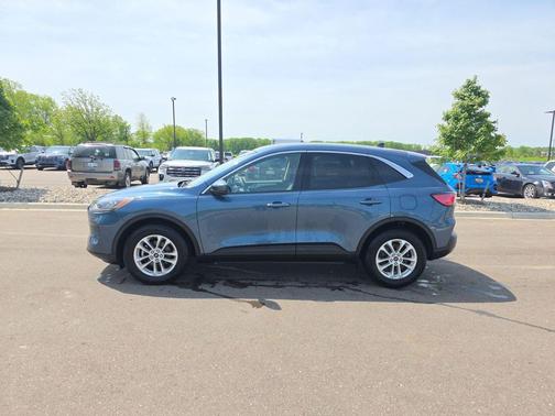 Blue Metallic 2020 Ford Escape SE
