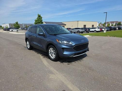 Blue Metallic 2020 Ford Escape SE