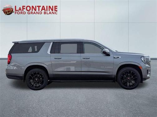 2022 GMC Yukon XL SLE