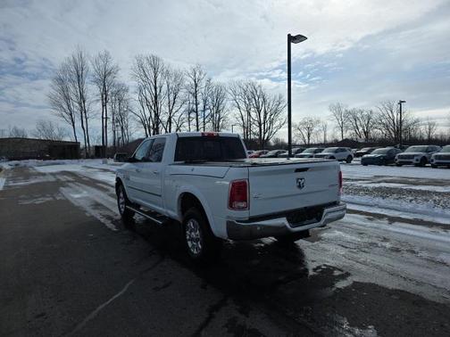 2018 RAM 2500 Laramie Crew Cab 4x4 6'4' Box
