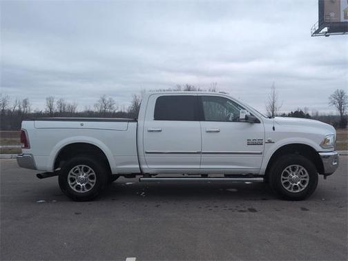 2018 RAM 2500 Laramie Crew Cab 4x4 6'4' Box