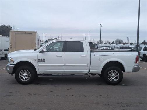2018 RAM 2500 Laramie Crew Cab 4x4 6'4' Box