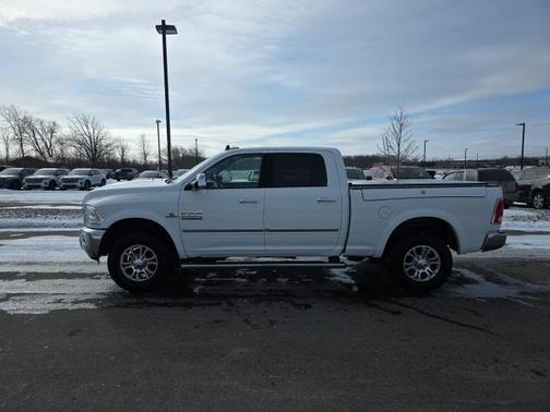 2018 RAM 2500 Laramie Crew Cab 4x4 6'4' Box